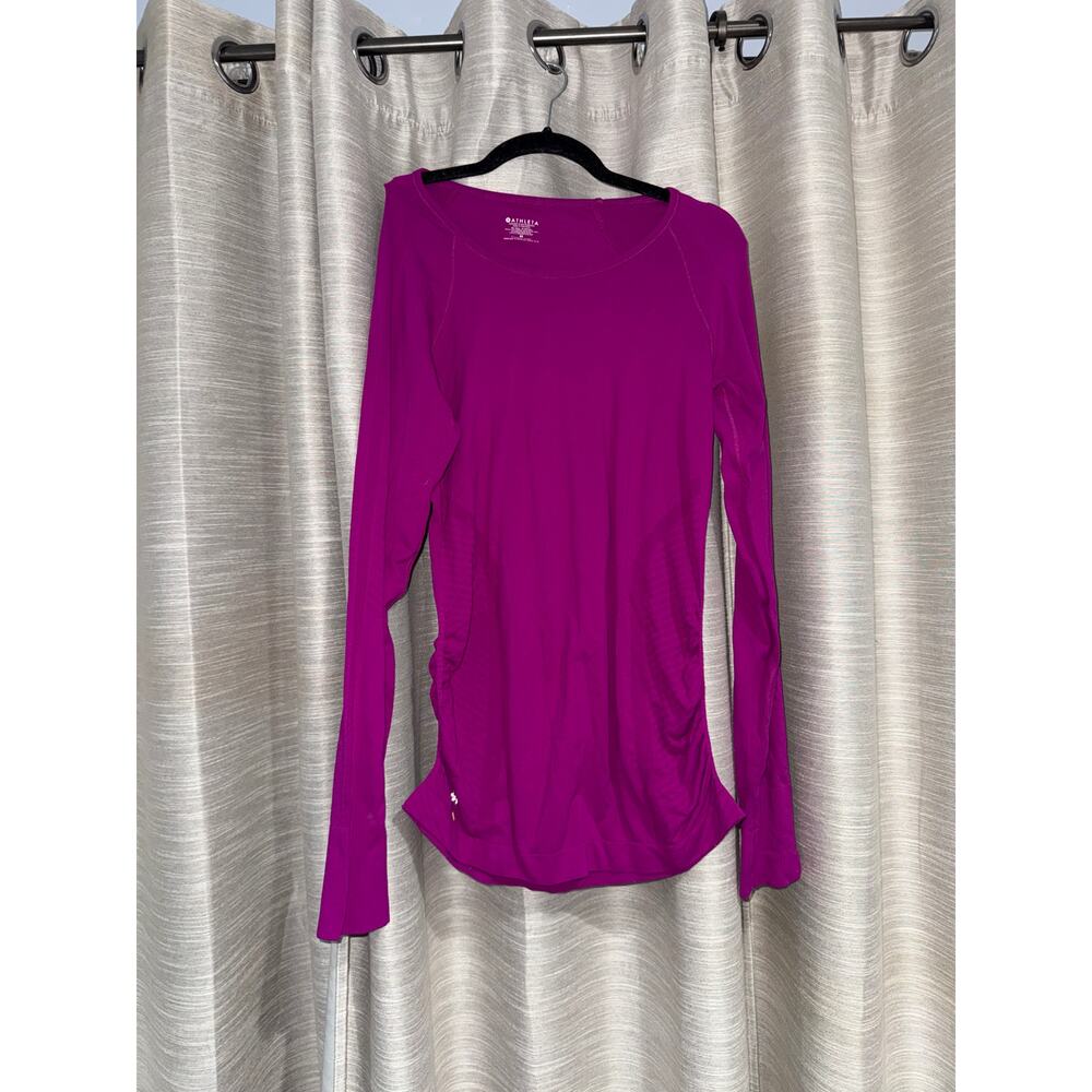 Athleta long sleeve fitted workout top size medium